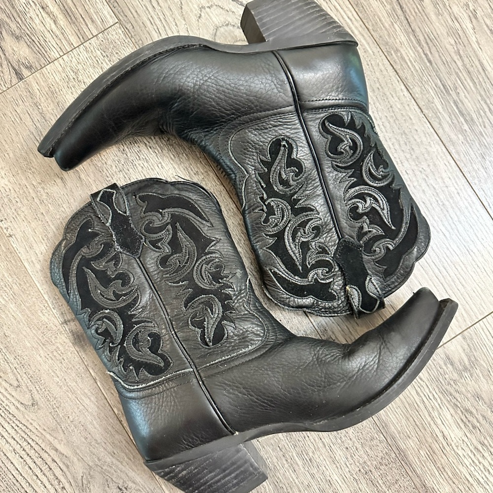 Ariat Tan and Black Leather Boots
